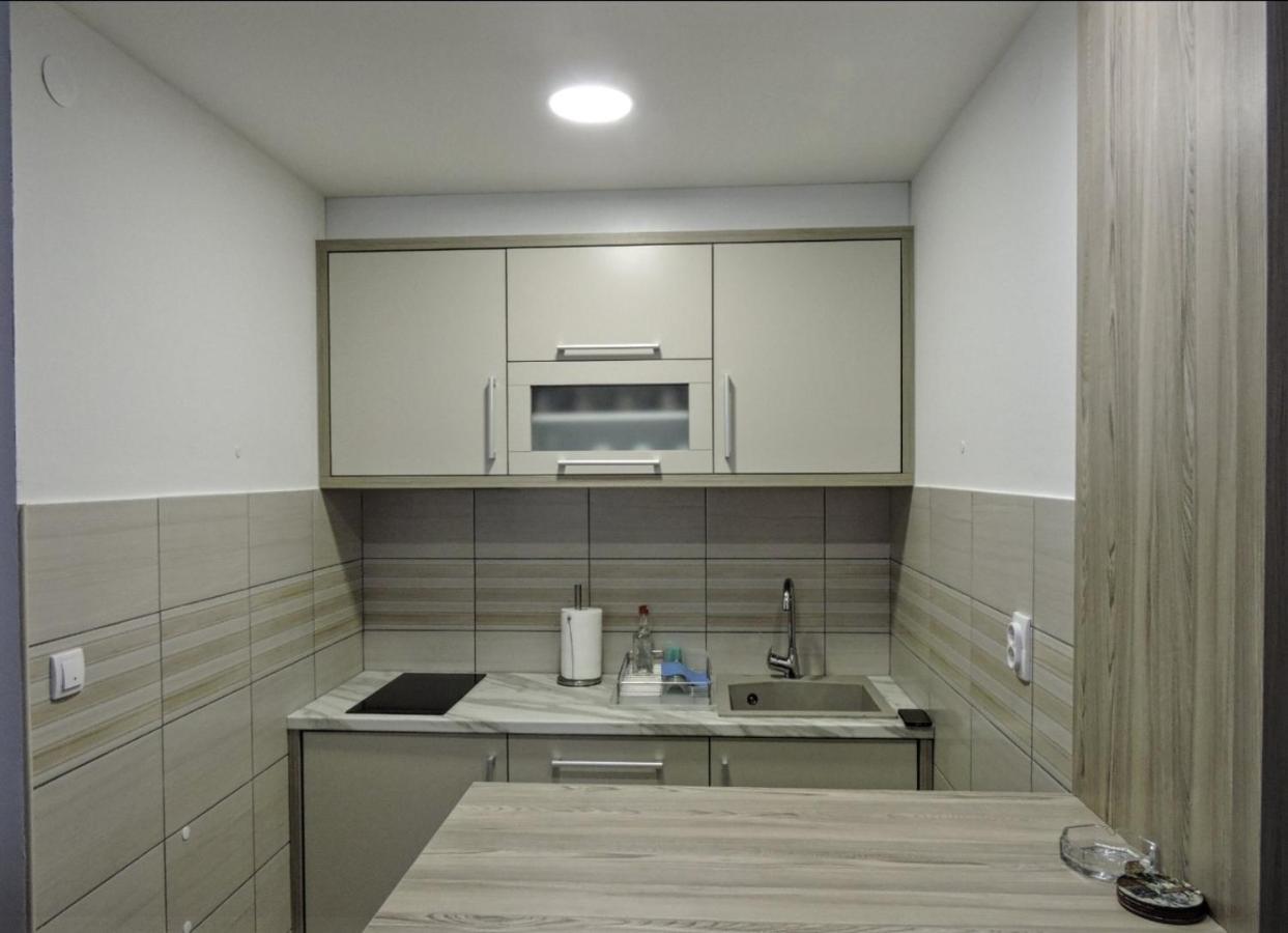 Ferienwohnung Apartman Lux S&V 1 Lukavica Istocno Sarajevo Hilandarska Centar Exterior foto